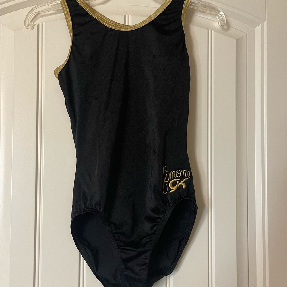 Black and gold Simone Biles Leo